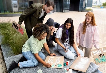 5 Transformational Extracurriculars Every College Student Should Explore